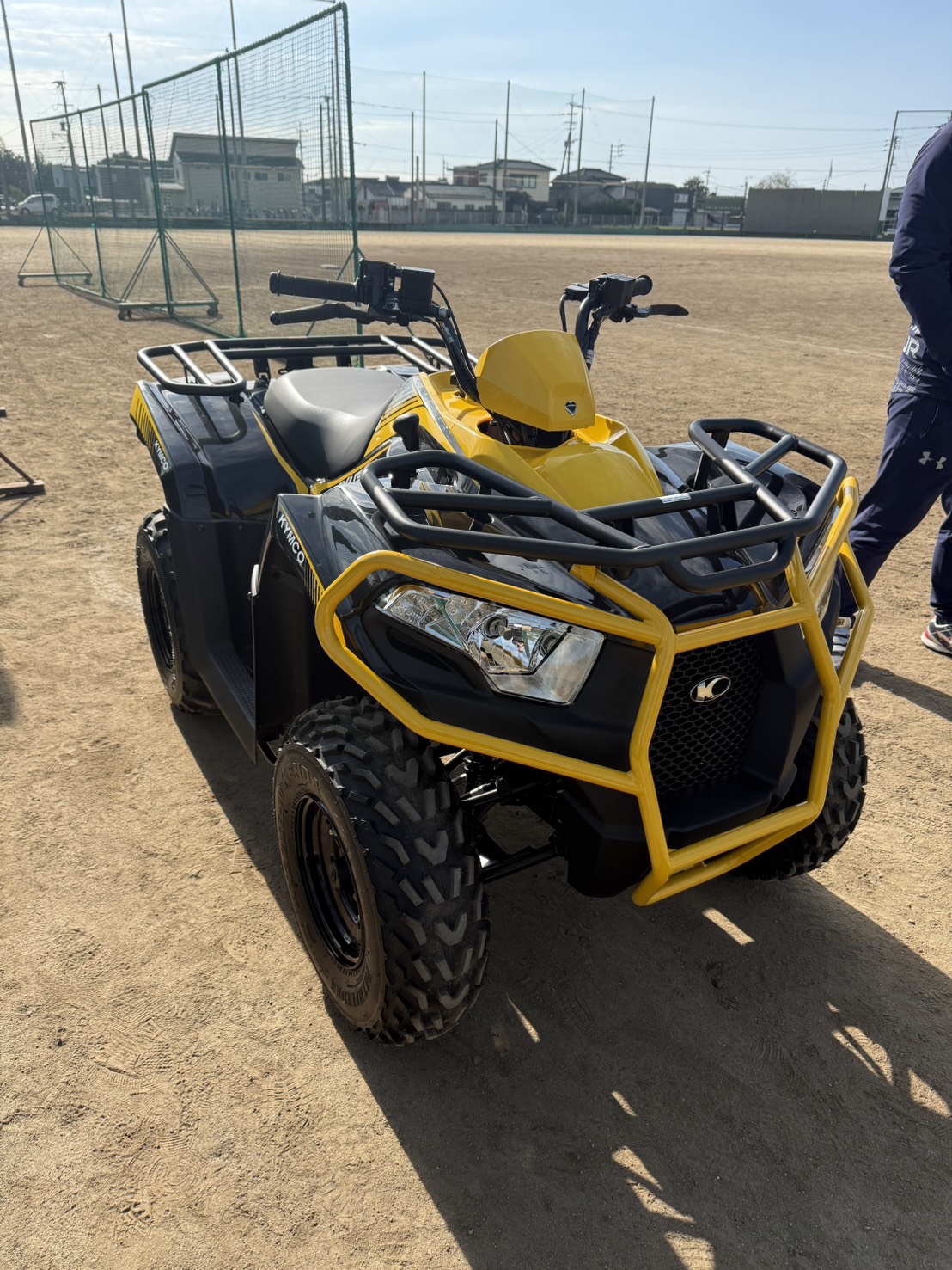 グランド整備用のバギーを寄贈致しました